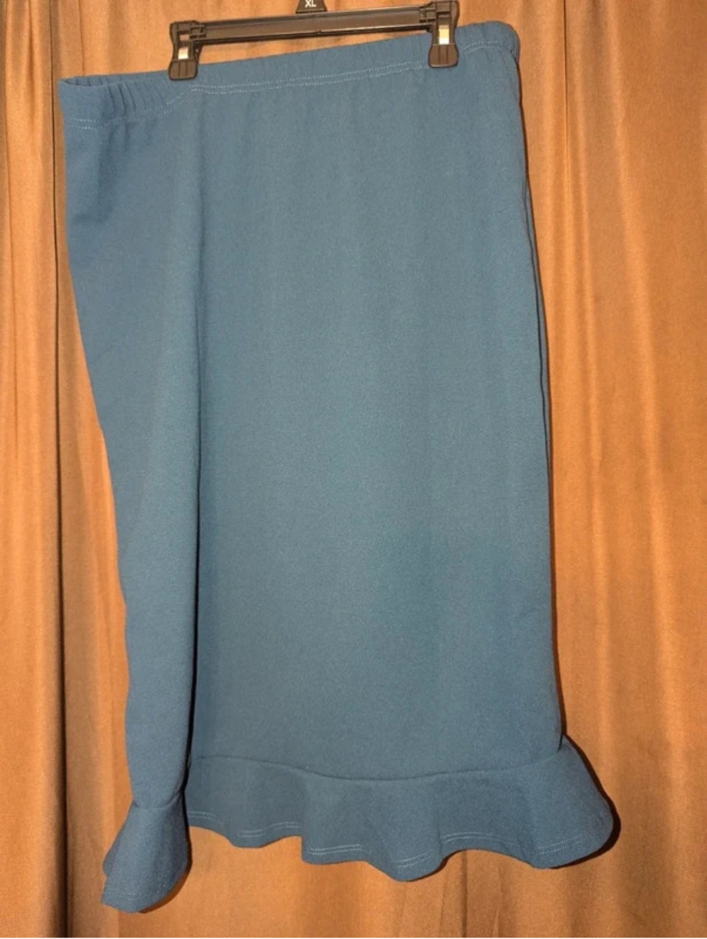 Ruffled Hem Knee Length Skirt